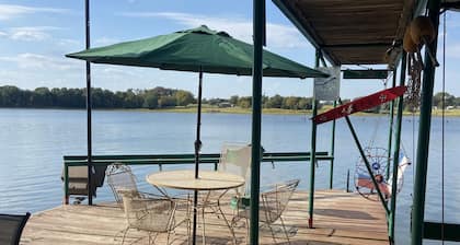 The Lake House on Lake Limestone