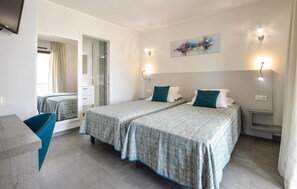 2 chambres, lit de bébé portatif, accès à Internet (gratuit)