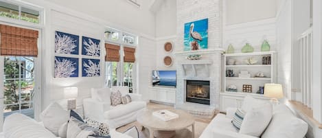 智能电视、壁炉、书、办公室