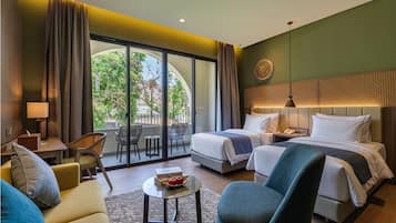 Phòng 2 giường đơn Grand, quang cảnh hồ bơi (Grand Deluxe Twin) | 1 phòng ngủ, minibar, két bảo mật tại phòng, bàn