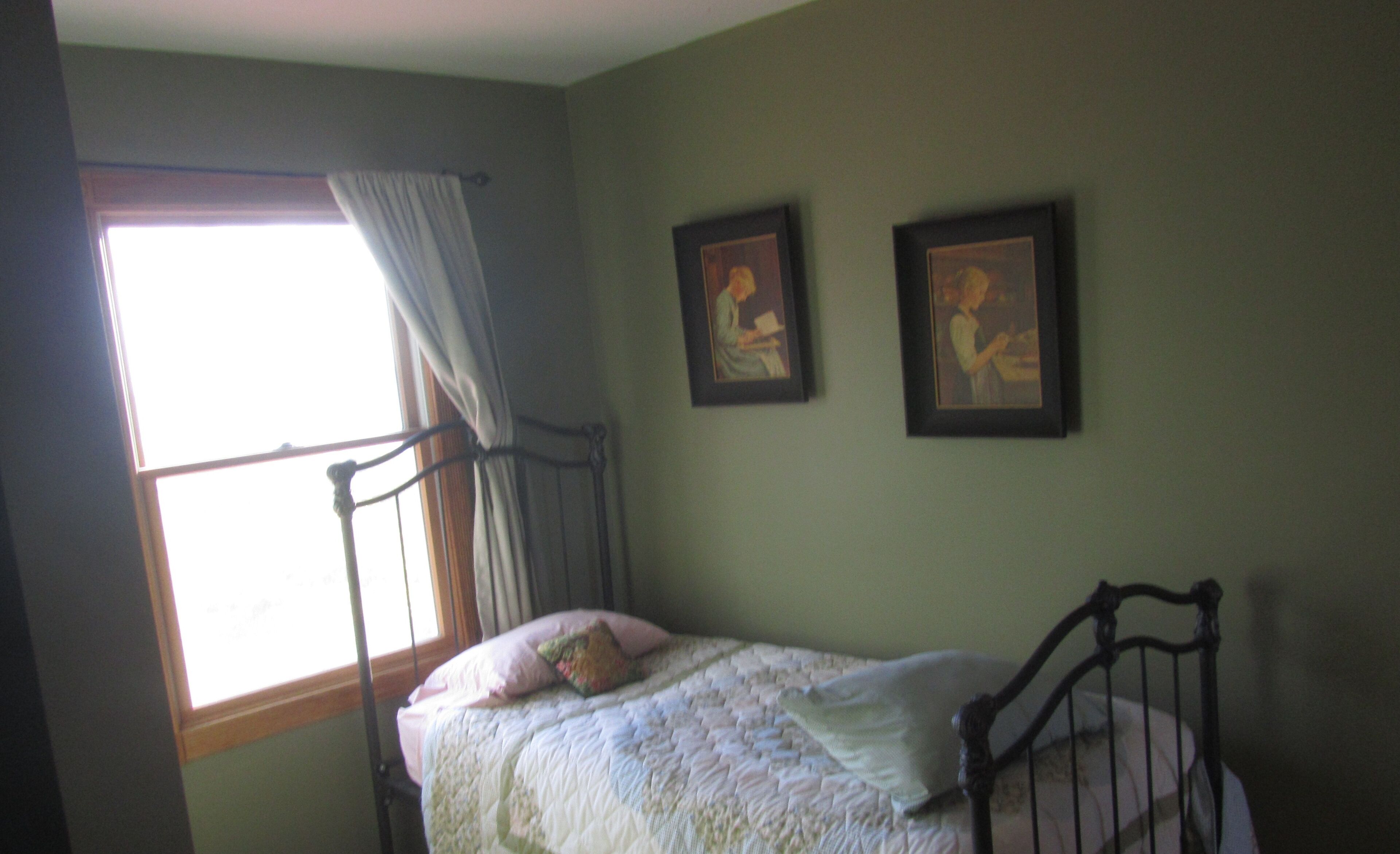 4 chambres, fer et planche à repasser, draps fournis