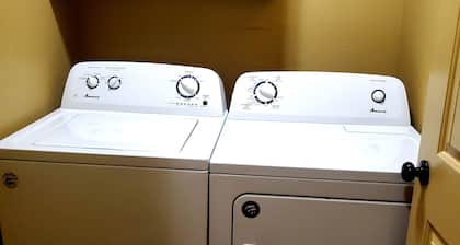 Mainstay Meadow 10 min päässä lentokentältä. Veteraani omistettu.