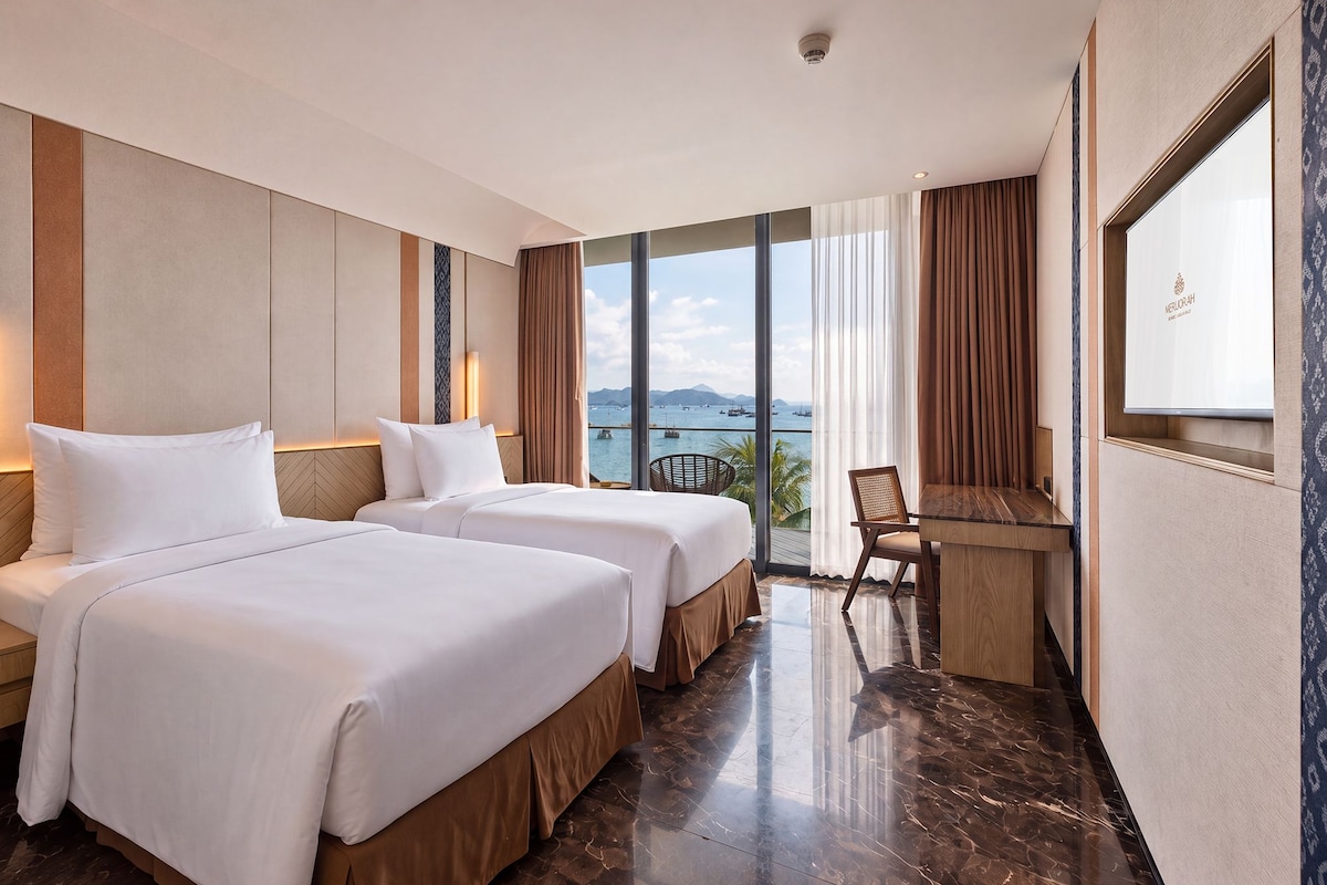 Beach/ocean view