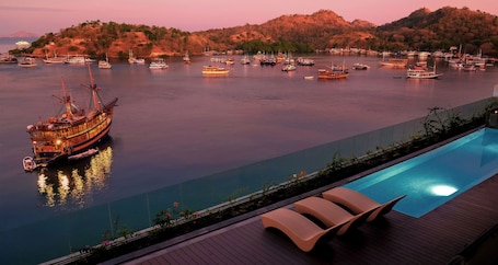 2 outdoor pools. Meruorah Komodo Labuan Bajo