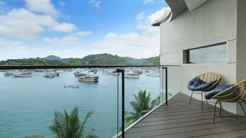 The Phinizy Suite | Minibar, in-room safe, individually furnished, desk