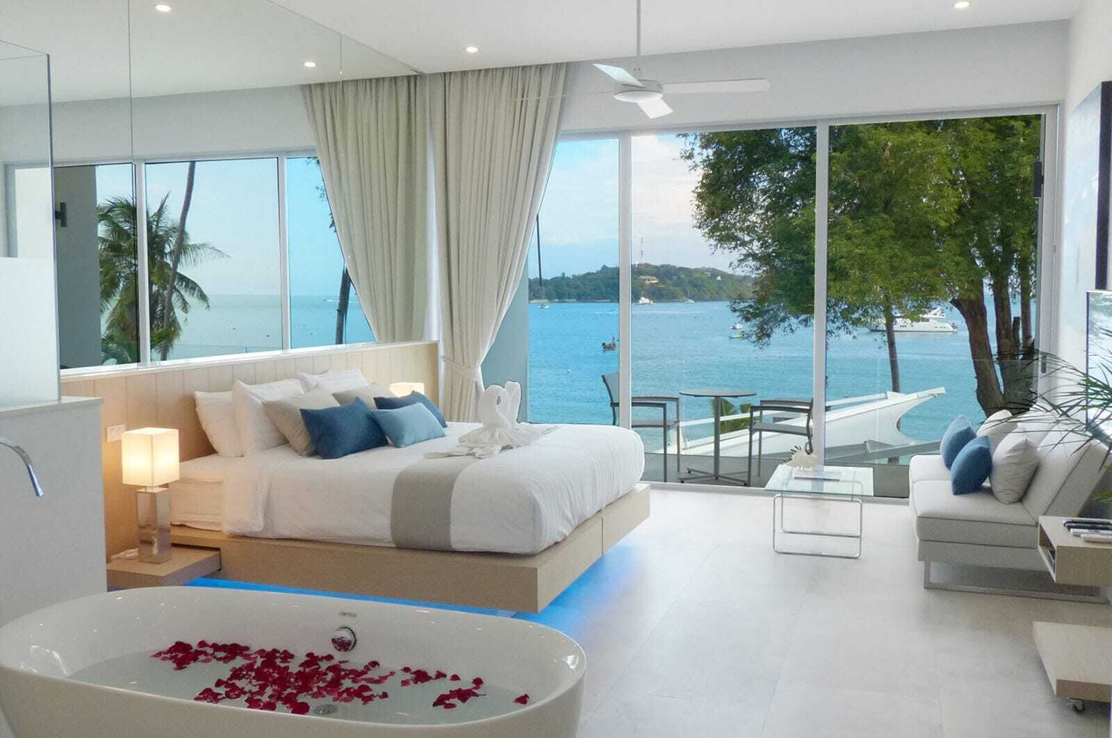 16 bedrooms, Egyptian cotton sheets, memory-foam beds, in-room safe