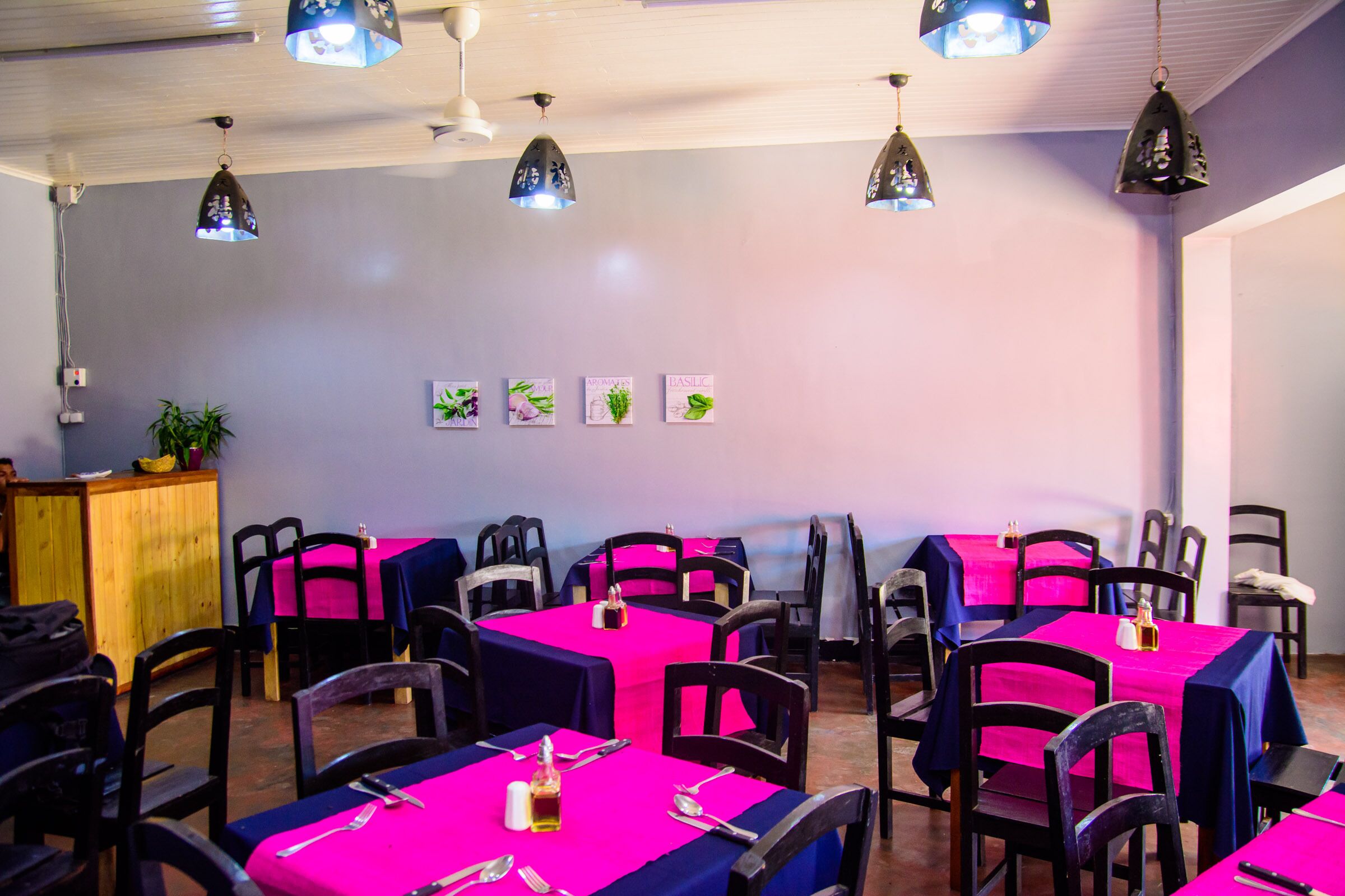 daily continental breakfast (eur 3 per person)