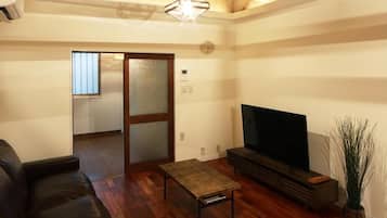 Smart TV, DVD player, books