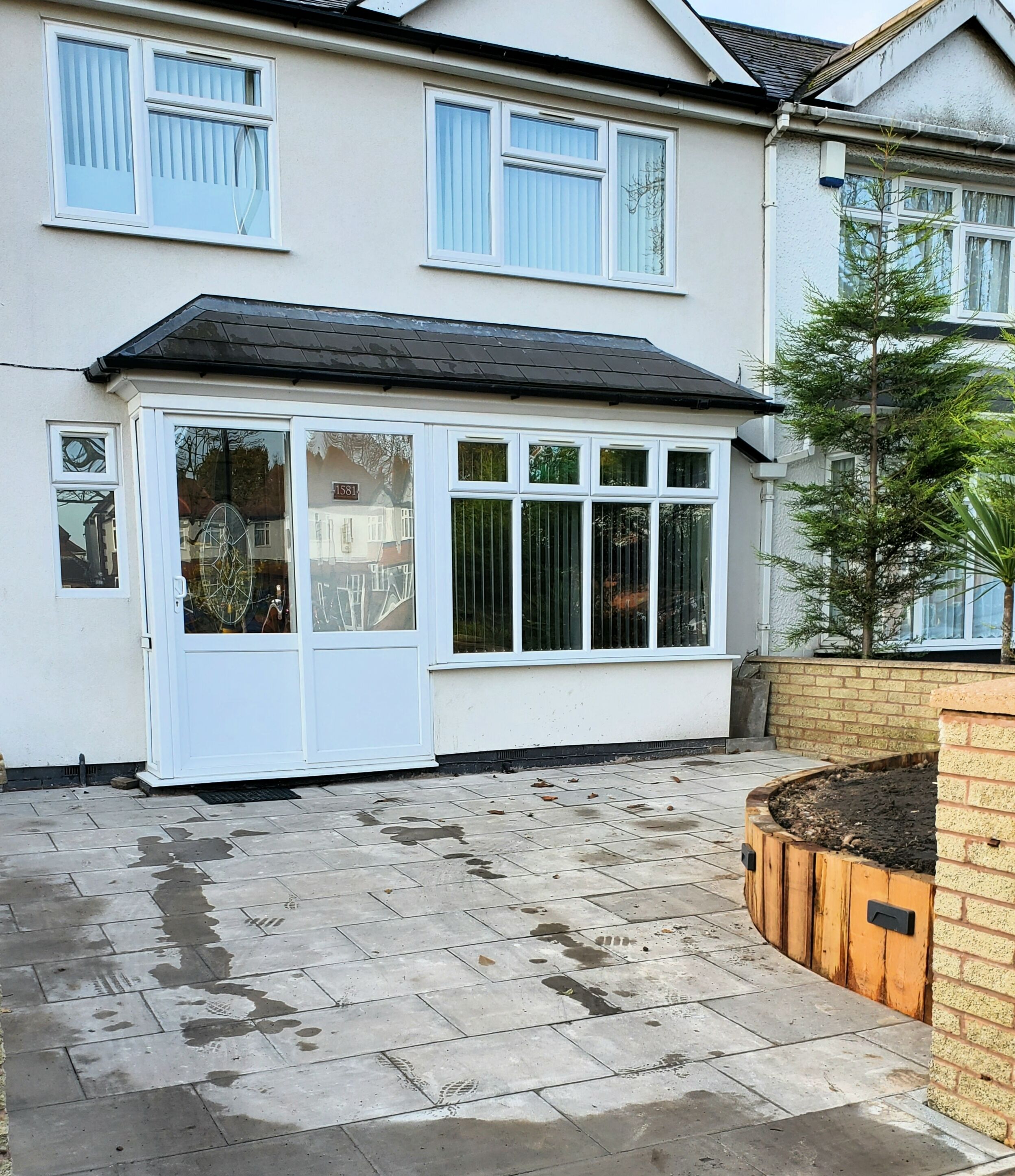 تفاصيل الفندق من الخارج