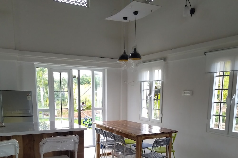 Teen Duari Farmstay - Luxurious Colonial Villa