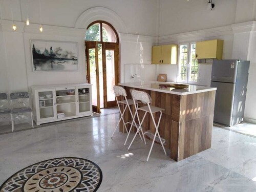 Teen Duari Farmstay - Luxurious Colonial Villa