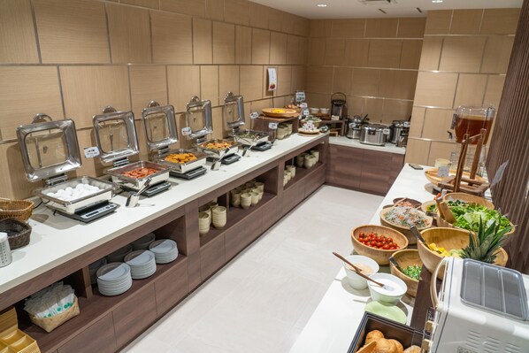 Tägliches Frühstücksbuffet (1500 JPY pro Person)