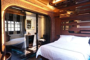 Blackout curtains, free WiFi, bed sheets
