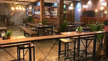 Breakfast and dinner served, local and international cuisine