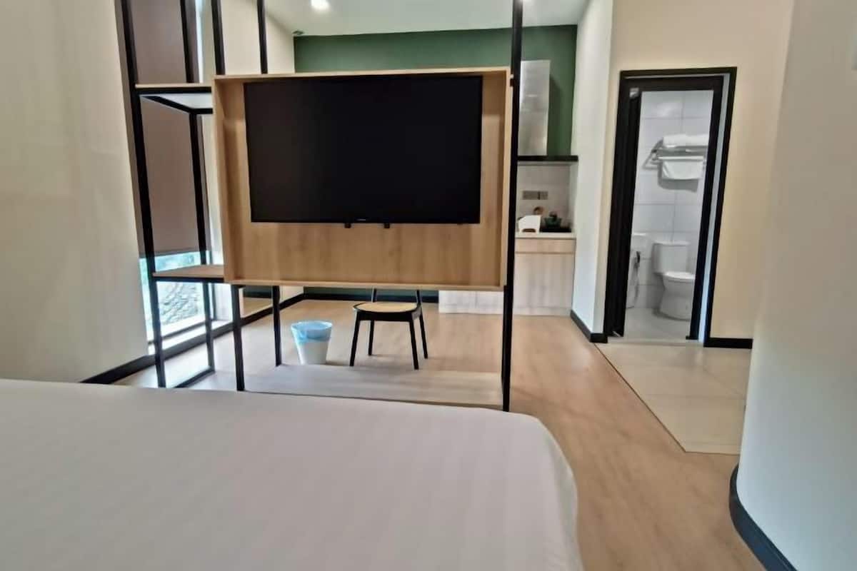 1 bedroom, desk, iron/ironing board, free WiFi