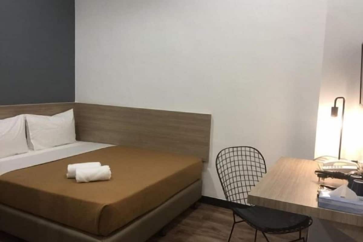 1 bedroom, desk, iron/ironing board, free WiFi