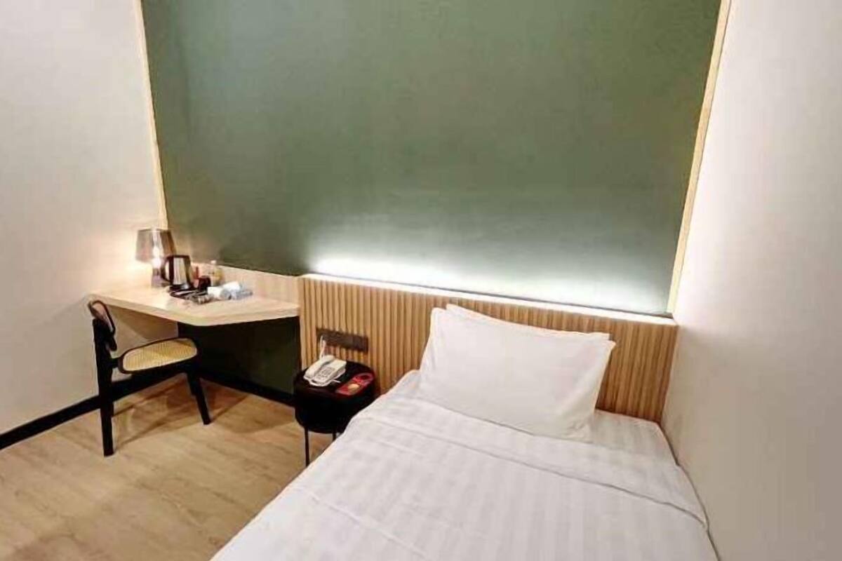 1 bedroom, desk, iron/ironing board, free WiFi