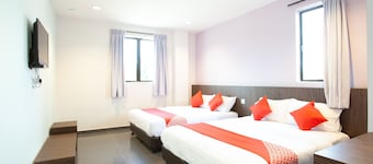 OYO 89487 Space Hotel