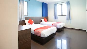 Phòng 2 giường đơn Deluxe | 1 phòng ngủ, bàn, truy cập Internet không dây miễn phí, bộ trải giường