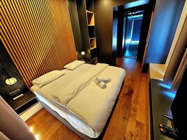 Iron/ironing board