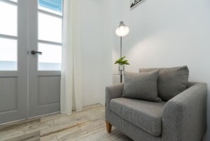 Ameublement personnalisé, rideaux occultants, chambres insonorisées