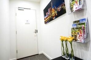 Interior - U201 Brunswick Living Top flor Balcony Close to APT n CBD FreeWifi Tram Doorstep (Brunswick West)