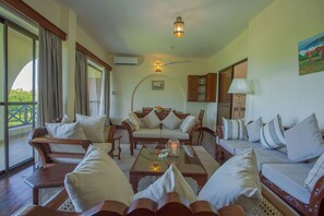 Penthouse | Living area - Mzima Beach (Diani Beach)
