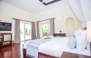 Kamar Deluks, 1 Tempat Tidur King | Selimut bulu angsa dan brankas