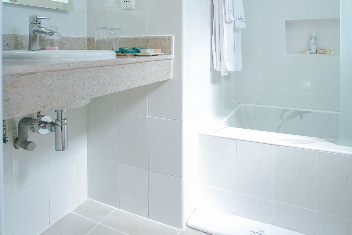 Bathroom sink