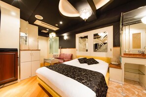 Minibar, coffres-forts dans les chambres, bureau, chambres insonorisées