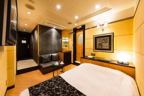 Minibar, in-room safe, desk, soundproofing - HOTEL APiO - Adults Only (Tokyo)