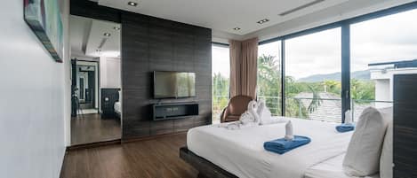 4 bedrooms, in-room safe, individually decorated, individually furnished