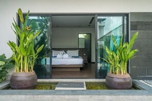 Gallery Villa | 4 bedrooms, in-room safe, individually decorated, individually furnished - Diamond VIP villas by Lofty (Choeng Thale)