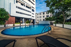 Outdoor pool - Patong Tower by Lofty (Patong)