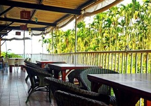 Petit déjeuner composé de spécialités régionales compris tous les jours