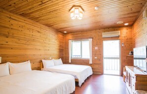 Literie de qualité supérieure, bureau, rideaux occultants