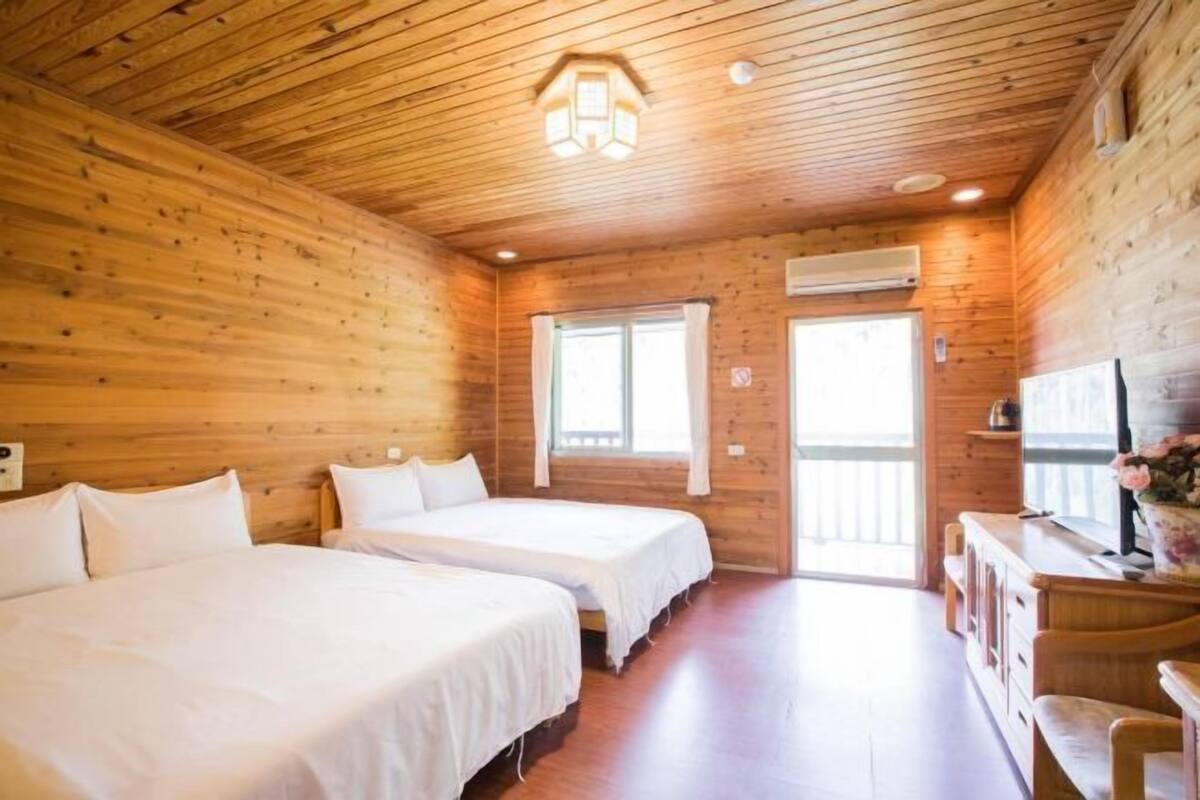 Premium bedding, desk, blackout curtains, soundproofing