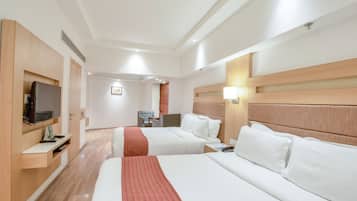 Suite junior | 1 habitación, caja de seguridad en la habitación y escritorio