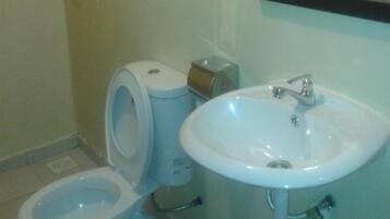 Wastafel kamar mandi
