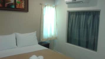 Kamar Standar | Setrika/meja setrika