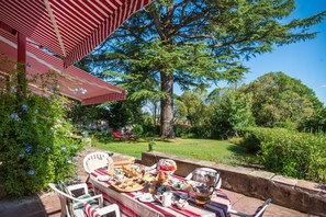 Outdoor dining - Aita Baita (Ciboure)