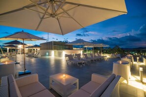 Terrace/patio - Oceanstone Resort by Lofty (Choeng Thale)
