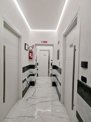 Deluxe Double or Twin Room | 1 bedroom, minibar, in-room safe, desk