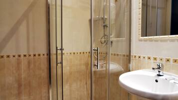 Dreibettzimmer | Badezimmer