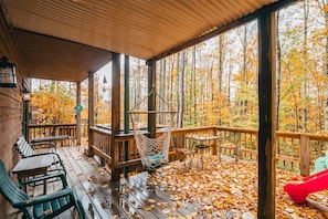 Terrace/patio - A Family Place - 16 Steep Slope Run<br><br>A Family Place - Spacious Home, Outdoor Hot Tub, Pet Friendly (Davis)