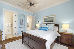 6 bedrooms, desk, iron/ironing board, free WiFi