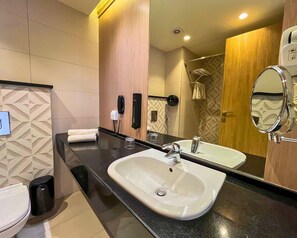 Shower, free toiletries, hair dryer, bathrobes