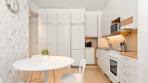 Studio, sauna | Restauration dans la chambre