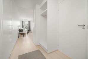 Hallway - Kotimaailma Helsinki Keltasafiirinpolku 3 (Vantaa)