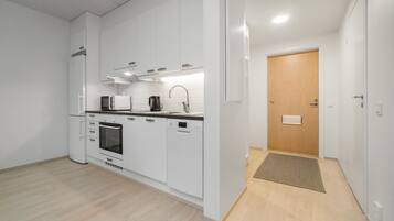 Studio | Private kitchen | Full-sized fridge, microwave, oven, stovetop